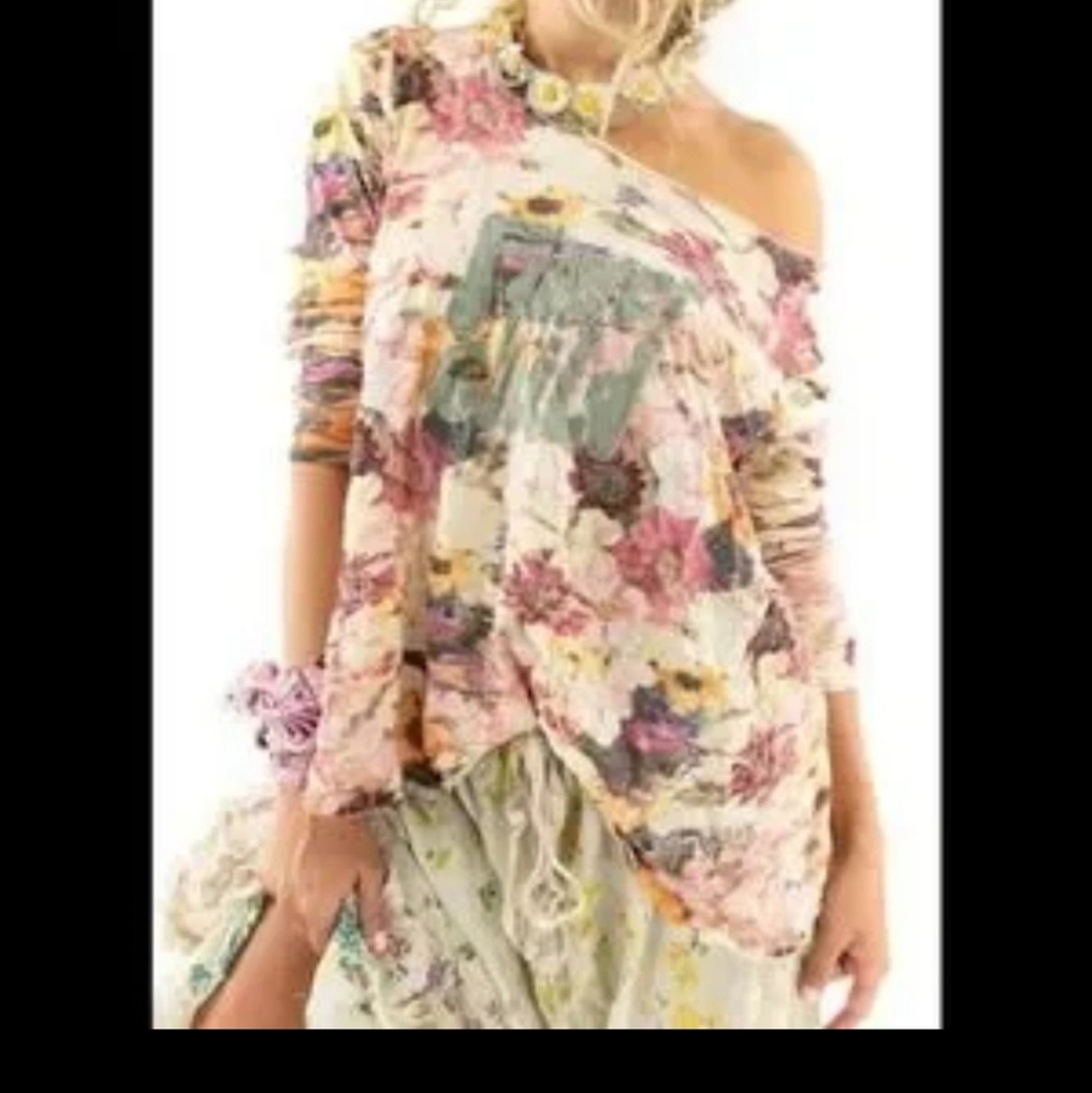 MAGNOLIA PEARL Dylan Tee (OS) RESERVED!!!!